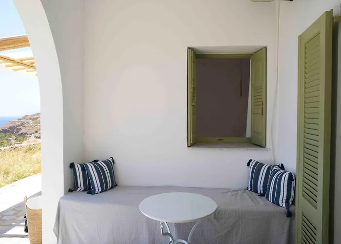 بيت ضيافة The Endless Blue Experience إيوس خورا