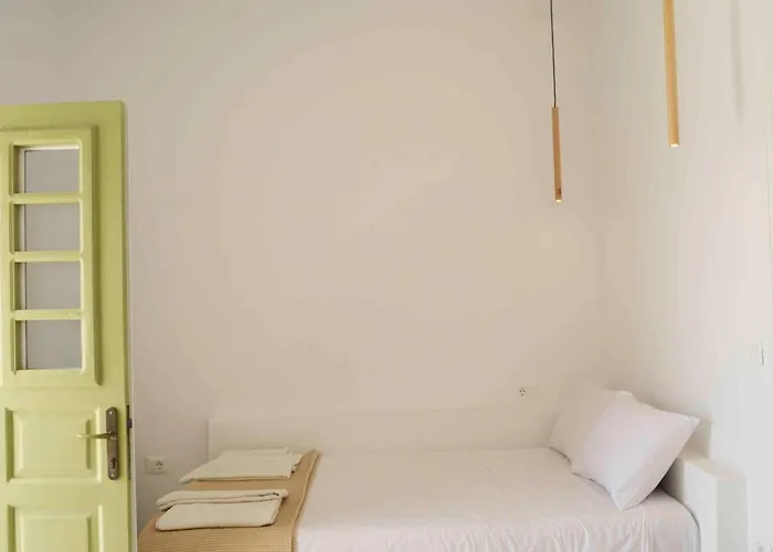 بيت ضيافة The Endless Blue Experience إيوس خورا